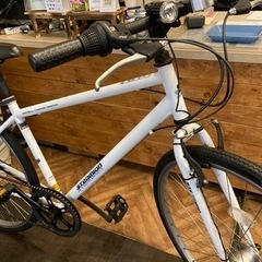 【値下げ！チェーン新品！】6段変速　LEDオートライト　27インチクロスバイク　ホワイト