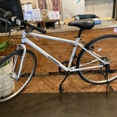 【値下げ！チェーン新品！】6段変速　LEDオートライト　27インチクロスバイク　ホワイト