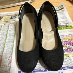 黒パンプス