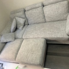 カウチソファーです。役2年使用しました。