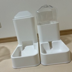 新品未使用　自動給餌 自動器給水器 ペット給餌器 二つセット 猫...