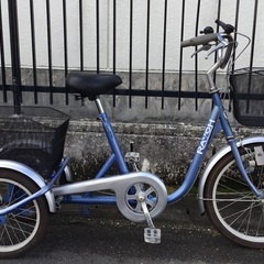 ＜整備済＞RAYCH・大人用三輪自転車・ブルー鍵付き ＜前カゴ、サドル、ライト切替レバー＞新品交換済