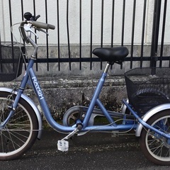 整備済＞RAYCH・大人用三輪自転車・ブルー鍵付き ＜前カゴ、サドル