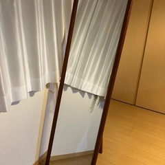木製枠の姿見鏡
