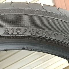 215/45r17国産タイヤ2021年製4本