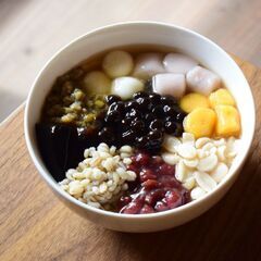 【豆花やルーロー飯のまかない付き】台湾カフェのホールスタッフ