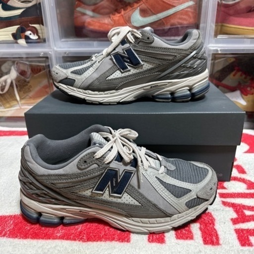 美品　New BalanceニューバランスM1906RGN／27.5