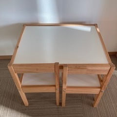 IKEA 幼児用　テーブルと椅子2脚セット LATT