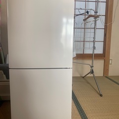 【ネット決済・配送可】ツインバード単身用冷蔵庫 110L