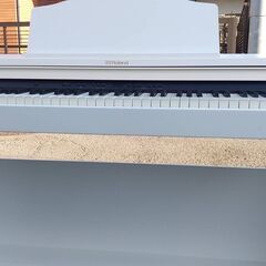 電子ピアノ　Roland　RP501R‐WH　2016年製