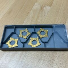 旋盤の刃（ペンタIQグリップ）