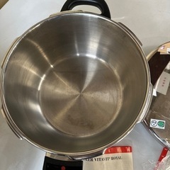 決定❗️フイスラー4.5L圧力鍋！新品未使用品☆