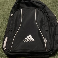 adidasリュックサックです