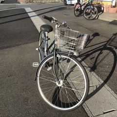 ブリヂストン27インチ内装3段オートライト整備済中古自転車・両立てスタンド・リヤキャリア付けました。