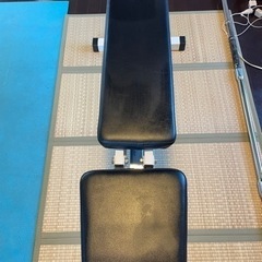 トレーニングベンチ、バーベルラック、ダンベル