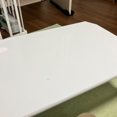 【17日まで】白の折りたたみテーブル
