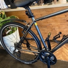 【NESTO VACANZE チェーン新品！】アルミフレーム　3×7速　700×32cクロスバイク　マットガンメタ