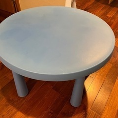 IKEA子供用テーブル　青色　Φ85cm Ｈ48cm