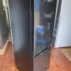 福岡市内配送無料 2022年式 ハイセンス 冷蔵庫 幅49cm 175L ブラック  