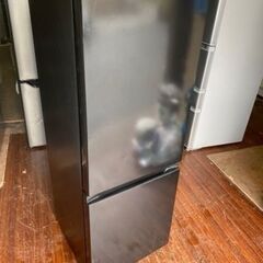 福岡市内配送無料　2022年式　ハイセンス 冷蔵庫 幅49cm 175L ブラック HR-D1701B 2ドア 右開き 大容量冷蔵室122L スリム