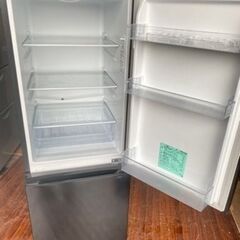 福岡市内配送無料　2022年式　ハイセンス 冷蔵庫 幅49cm 175L ブラック HR-D1701B 2ドア 右開き 大容量冷蔵室122L スリム
