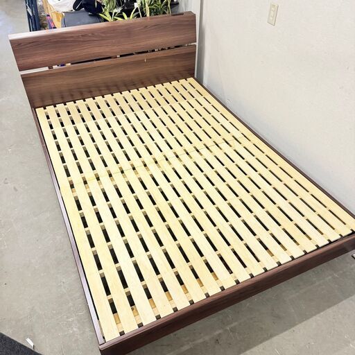 16048  大満 コンセント付きダブルベッドフレーム   ◆大阪市内・東大阪市他 5,000円以上ご購入で無料配達いたします！◆ ※京都・高槻・枚方方面◆神戸・西宮・尼崎方面◆奈良方面、大阪南部方面　それぞれ条件付き無料配送あり！