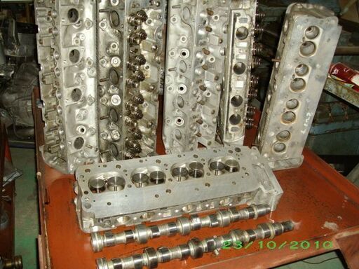 MB-126-107エンジン―カムシャフト付きリビルトシリンダーヘツト販売 M