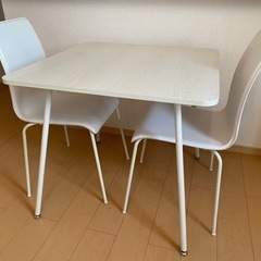 (決定済)東京インテリア　二人がけ　ダイニングテーブル　椅子2脚