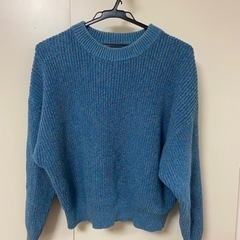 ユニクロ　青　セーター