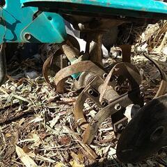 クボタの耕運機です。