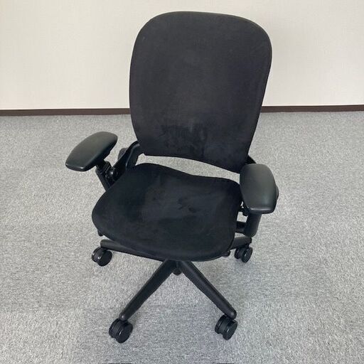 高機能オフィスチェア　Steelcase Leap　ブラック　発送不可　平日引き取り