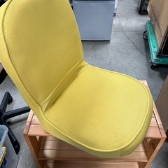 座椅子(薄黄色)