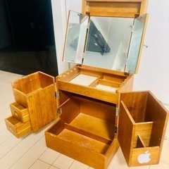 収納力バツグン！折り畳み3面鏡つき木製メイクボックス　9990円...