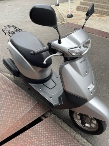 決まりました　現行　ホンダ　タクト　af79 シルバー　走行19900km リアタイヤ新品