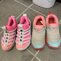 NIKE 女の子　靴　2足セット