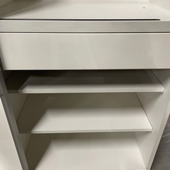 🌸新生活応援🌸 値下げ中‼️ 高級家具🌿‬ 美品🌟 スライドドア カリモク家具 収納棚 食器棚 大人気色 キッチンボード ホワイト