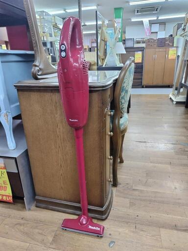 J328★キズ有り★充電式クリーナー(紙パック式)★makita★CL105D(N) J328☆キズ有り☆充電式クリーナー(紙パック式)☆makita☆CL105D(N)