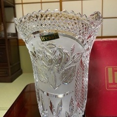 新品　高級　クリスタル　花器