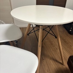 ホワイトカフェテーブル＆椅子2脚