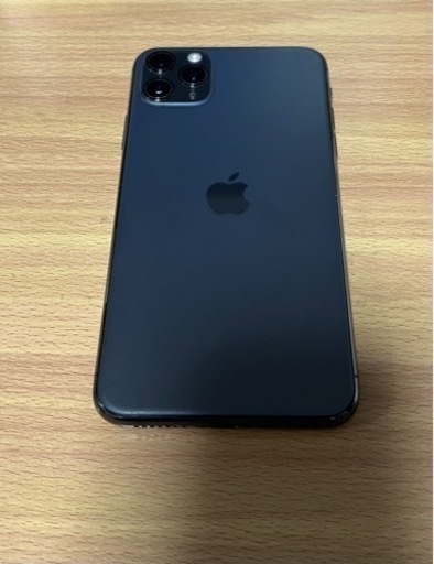 9日夜仮予定　iPhone11Pro max  256GB  美品　引き取り早い順に致します