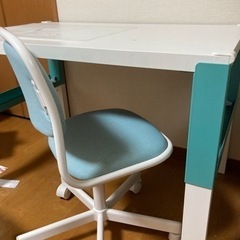 終了　IKEAの机　椅子のセット　キッズ　学習机にも