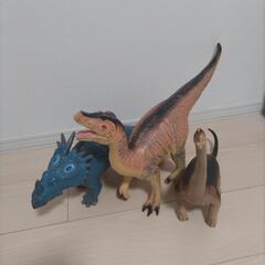 恐竜の人形　大型