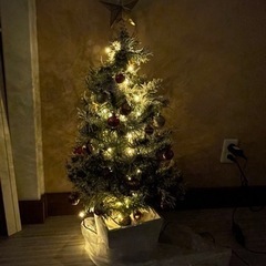 クリスマスツリー　ライト付き　70センチぐらい