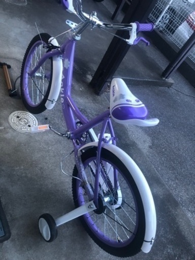試乗のみ新品　18インチ子供自転車　入学卒業祝いに