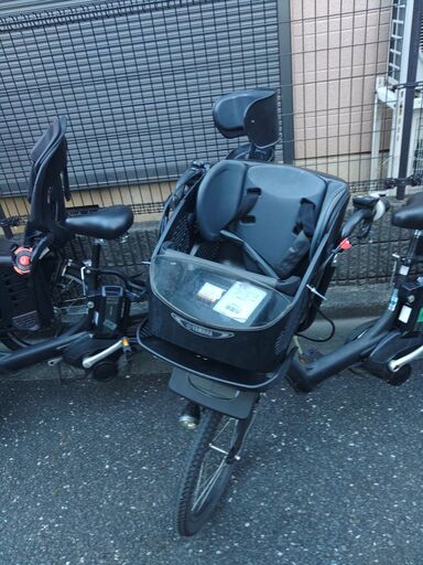 355２０インチ、チャイルドシート、２人乗り、３人乗り、１人乗り電動自転車  電動自転車・リサイクル専門店　　ご試乗をしてから、ご購入できます。  後ろチャイルドシートを大きめのかごに変更のオプション無料です。  バカ良心的な電動自転車屋　️安心の無料保証、点検サービス付き  土日もお子様と土足のまま、いろいろなタイプの電動自転車のご試乗可能です。  バッテリーは新品の９０％以上の性能です。  １回の充電で３０Ｋｍ程度走行可能でコンディション良好です。