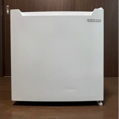 2021年製　冷蔵庫　46ℓ　1ドア　YRZC05H1