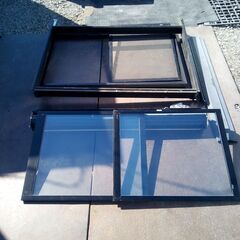 シャッター付引違い窓　サッシ　窓　シャッター