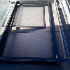 シャッター付引違い窓　サッシ　窓　シャッター