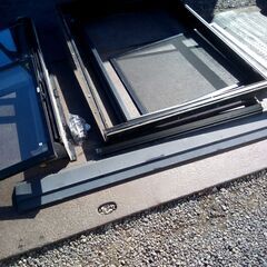 シャッター付引違い窓　サッシ　窓　シャッター