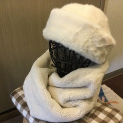 ふわモコ　暖かい帽子とマフラー／ホワイト